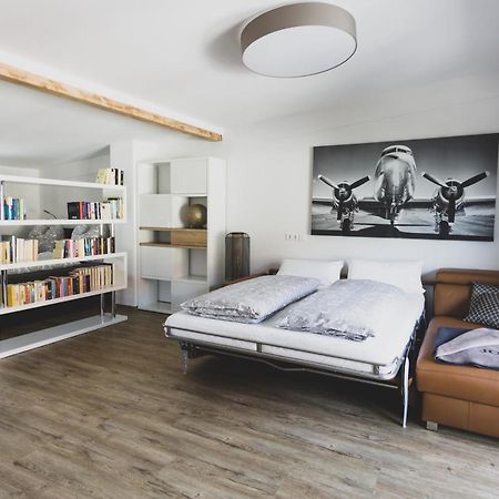 Modernes Loft vor den Toren des Chiemgaus Tacherting Buitenkant foto