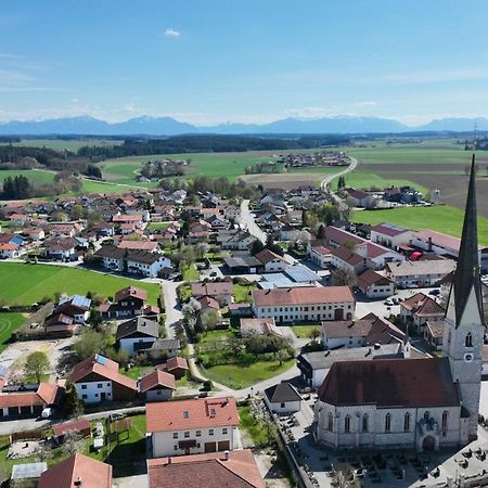 Modernes Loft vor den Toren des Chiemgaus Tacherting Buitenkant foto