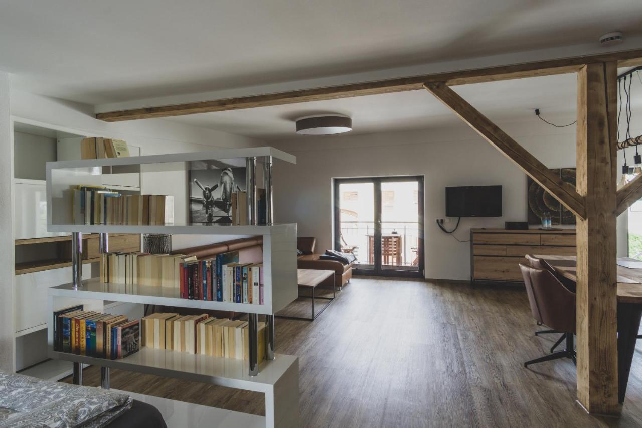 Modernes Loft vor den Toren des Chiemgaus Tacherting Buitenkant foto