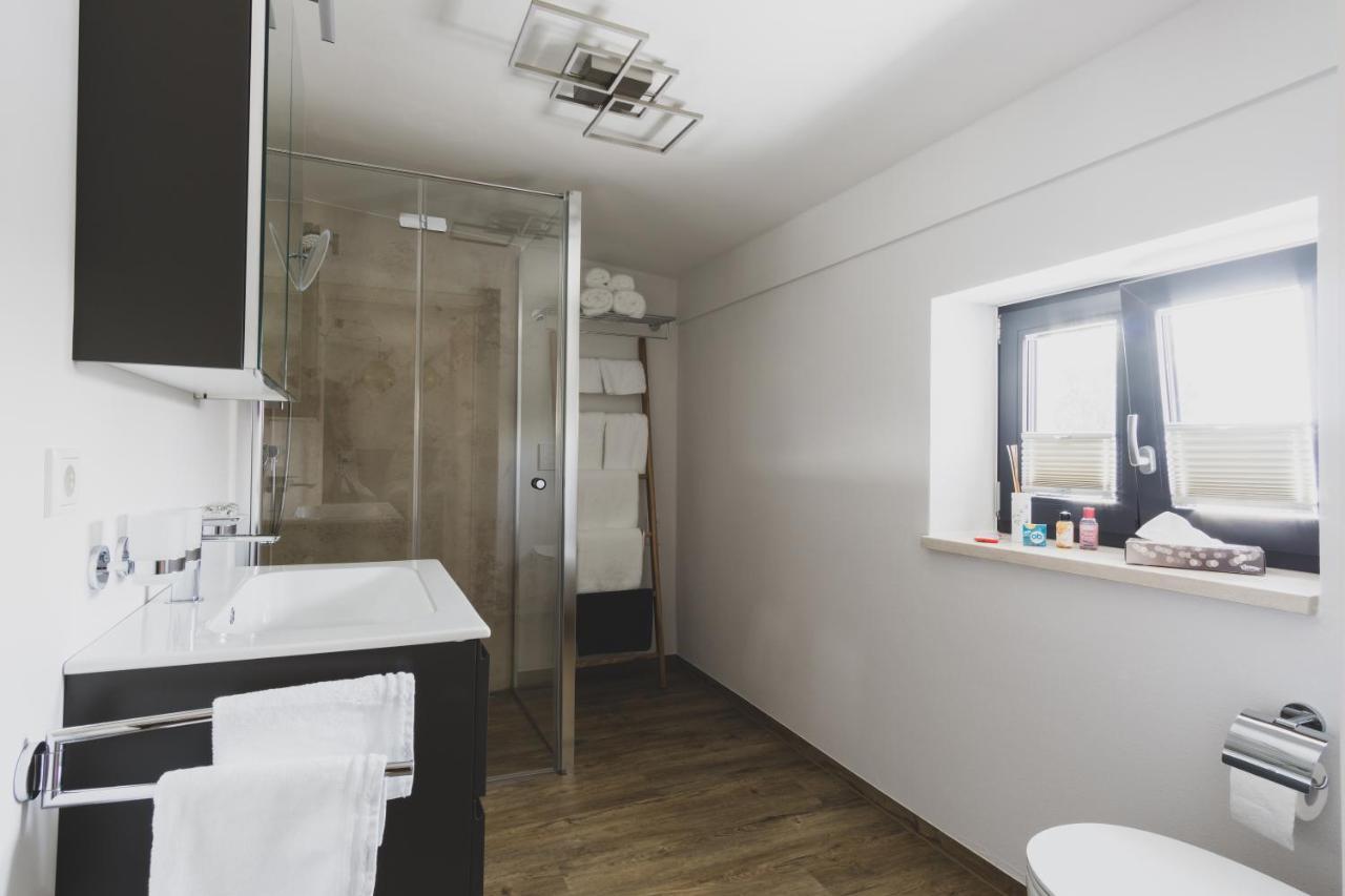 Modernes Loft vor den Toren des Chiemgaus Tacherting Buitenkant foto