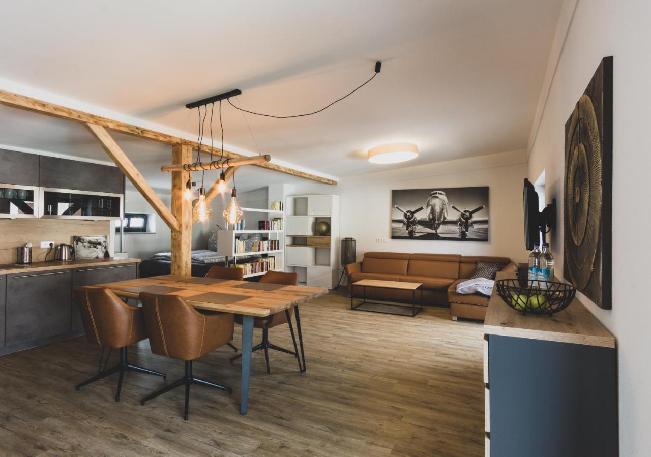 Modernes Loft vor den Toren des Chiemgaus Tacherting Buitenkant foto