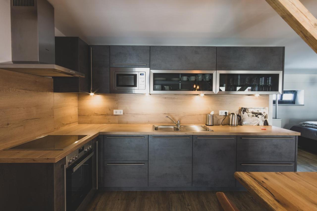 Modernes Loft vor den Toren des Chiemgaus Tacherting Buitenkant foto